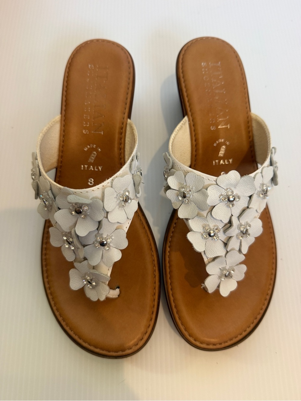 Italian Shoemakers White Floral Appliqué Leather Sandals
